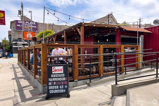 Alamo Square's 4505 Burgers & BBQ has a coveted outdoor dining space.
