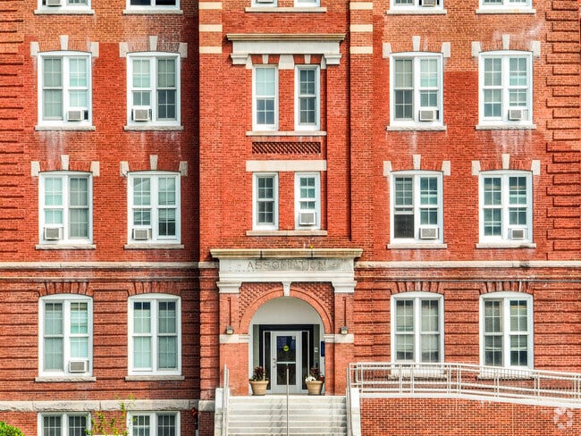 Quinsigamond Community College offers an architectural beautification to Greendale.