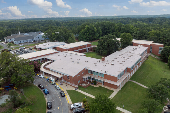 Holt Elementary School serves students in grades K-5 with a student-teacher ratio of 12 to 1.