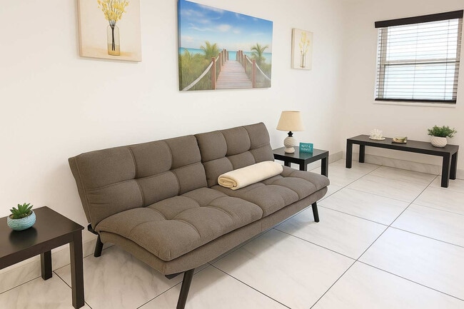 324 Van Buren St unit FL1-ID1358004P, Hollywood, FL 33019 - photo 2