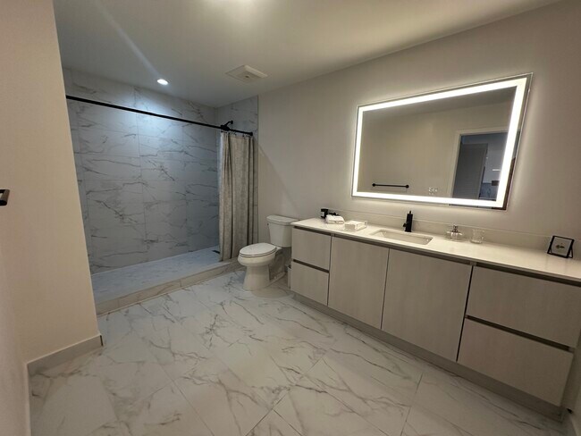 108 SE 3rd Ave unit B1, Dania, FL 33004 - photo 4