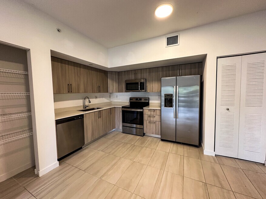 20621 NW 7th Ct unit A1, Miami, FL 33169 - photo 1