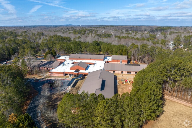 River Eves Elementary School has a 14 to 1 student-teacher ratio.