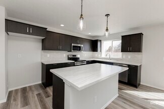 7212 E Marble Springs Dr, Nampa, ID 83687