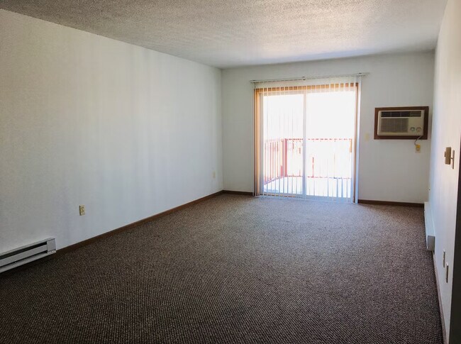 1021 Grandview Ave, Tomah, WI 54660 - photo 4