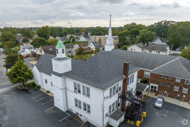 Grace Christian Academy in Merrick has 161 students with a ratio of 6:1.