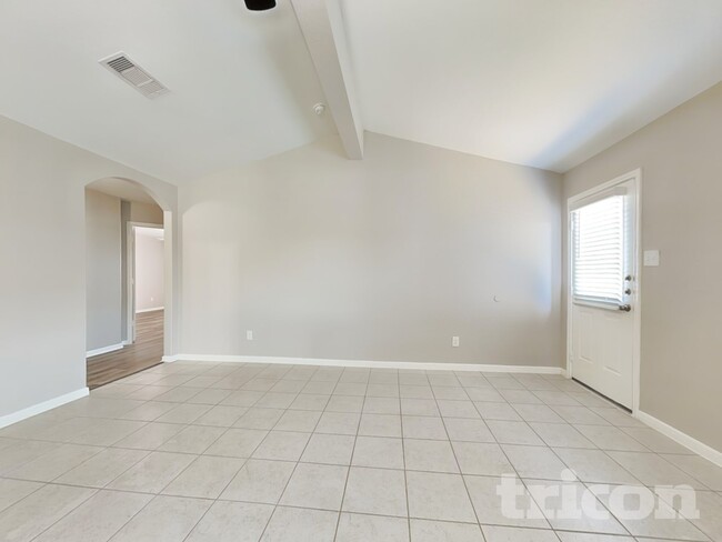 417 Palomino Stand Dr, La Marque, TX 77568 - photo 3