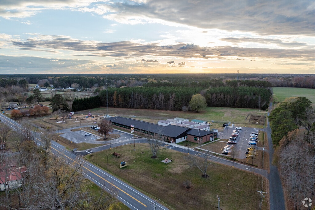 Westside Primary School has roughly 200 students that attend each year.