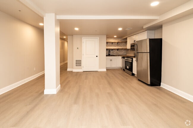 1BR, 2BA - 1,450SF - Living Room