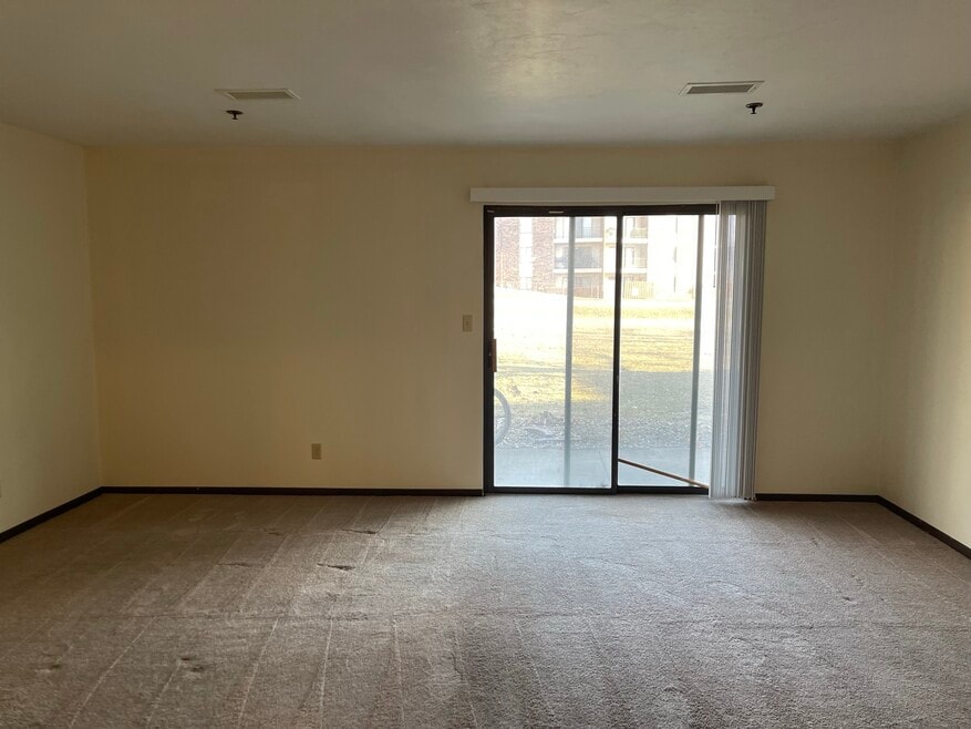 1510 Northbrook Dr unit A4, Normal, IL 61761 - photo 1