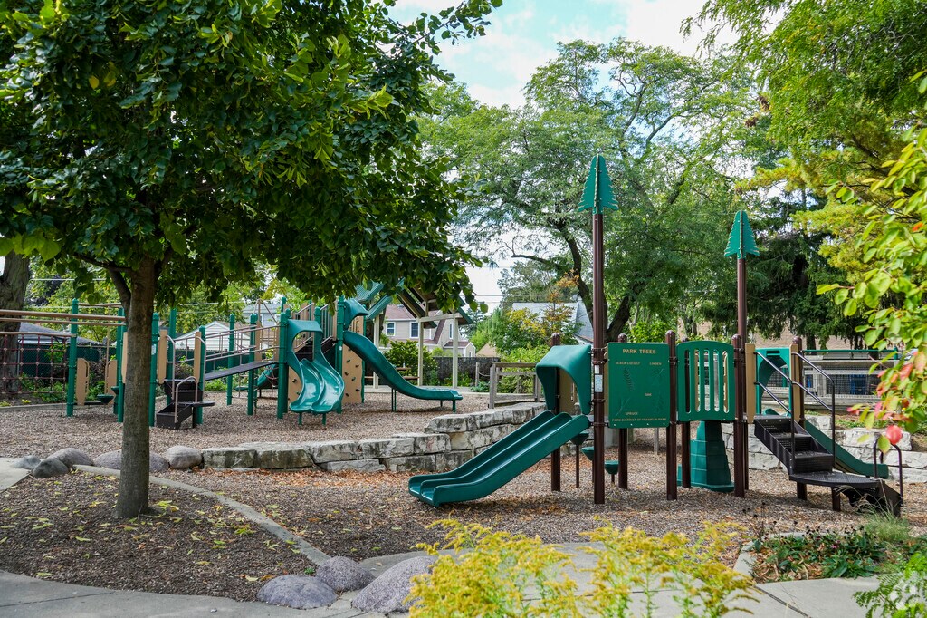 Grainger Academy features a playground in the neighborhood of 
Rutledge