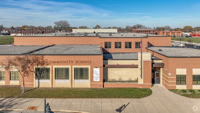 Lincoln Middle School is an excellent choice for Jr. High kids in Columbia.