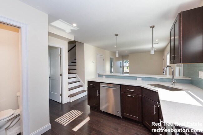 39 Harvard St unit 2, Medford, MA 02155 - photo 5