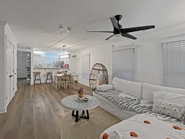 429 Montgomery St unit A, Savannah, GA 31401 - photo 2