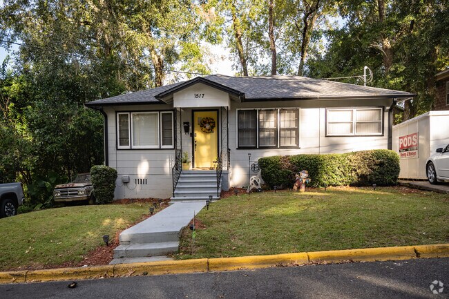 Tallahassee has a variety of different single-family homes.