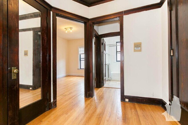 2418 N Sawyer Ave unit 2422-3S, Chicago, IL 60647 - photo 2