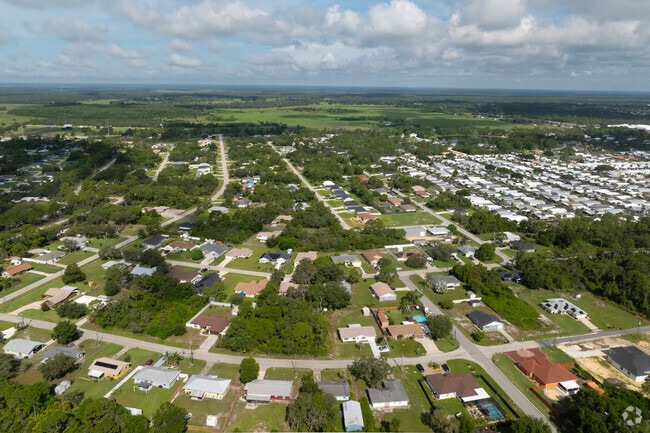 The outskirts of Sebring Country Estates border along the Highlands Hammock State Park.