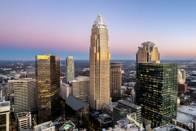 The Commonwealth neighborhood is only a few miles south of Uptown Charlotte.