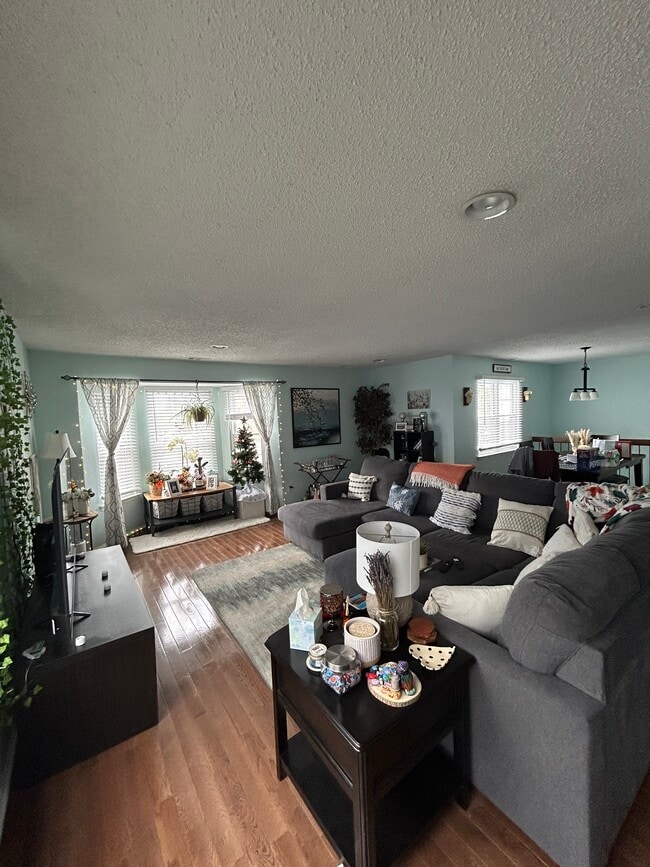 182 Tulip Ln unit 182 tulip ln, Freehold, NJ 07728 - photo 2