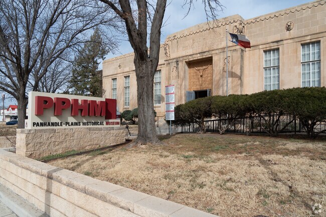 The Panhandle-Plains Historical Museum, the largest in Texas, is in Canyon.