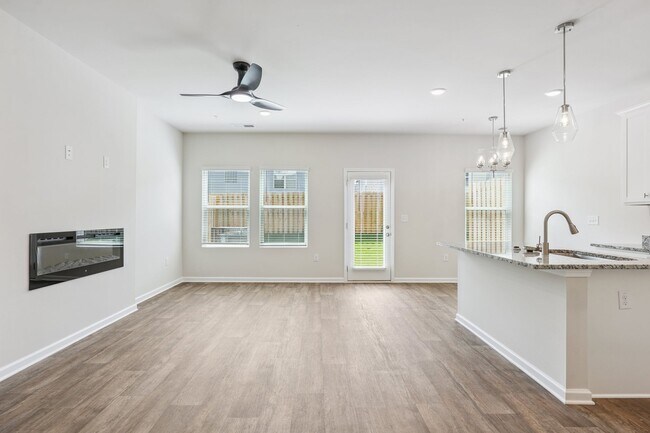 11561 Kimberly Way, Hampton, GA 30228 - photo 3