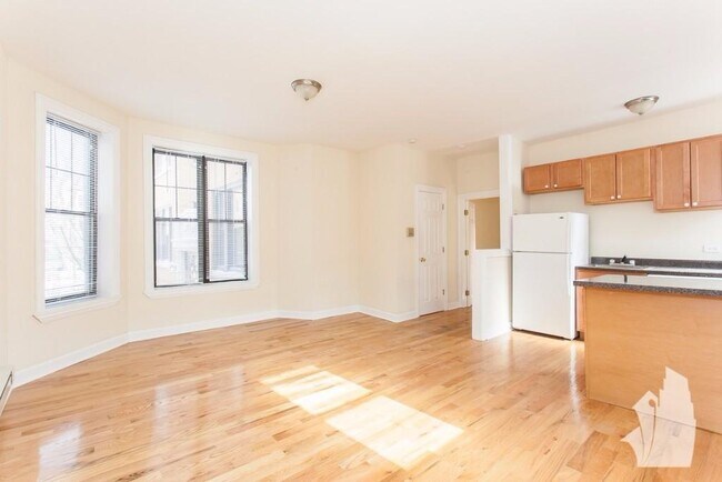 721 W Barry Ave unit 723-1B, Chicago, IL 60657 - photo 2