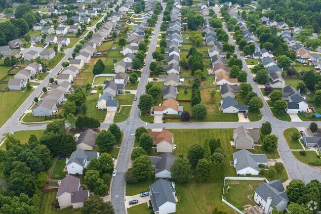 Houses in Pecan Ridge in Oak Garden.