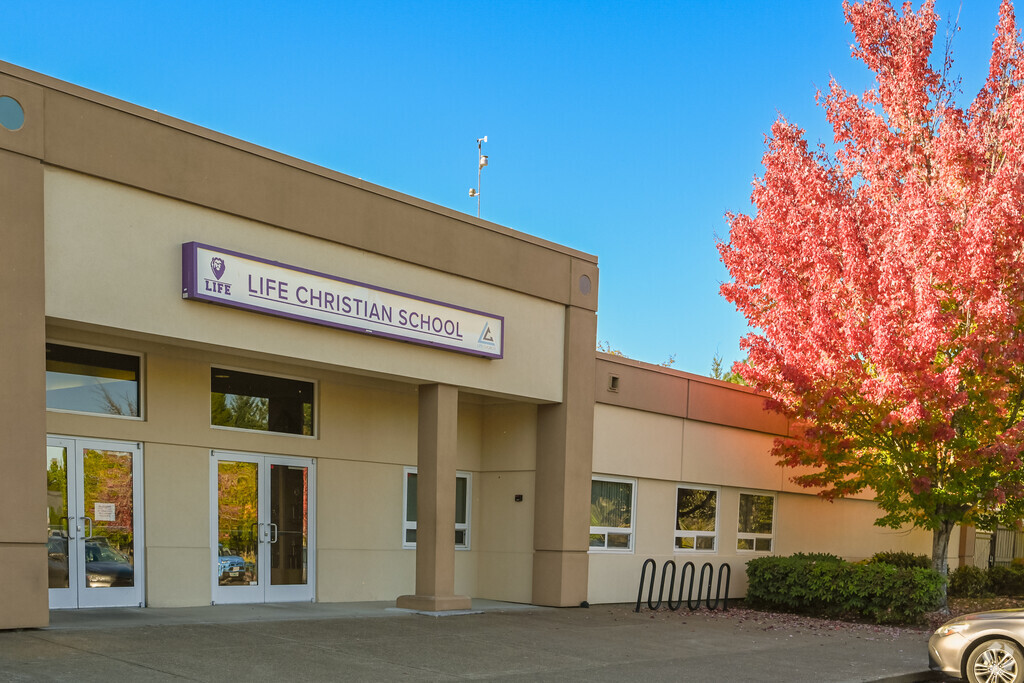 Life Christian School provides private education in the neighborhood of 
Outlying Aloha.