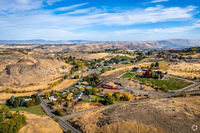 West Valley blends quiet living with convenient access to Yakima amenities.