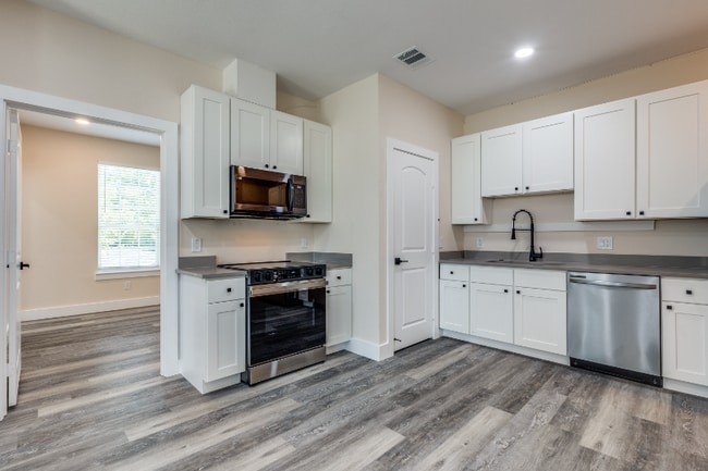 511 N Davis Dr unit A, Arlington, TX 76012 - photo 5