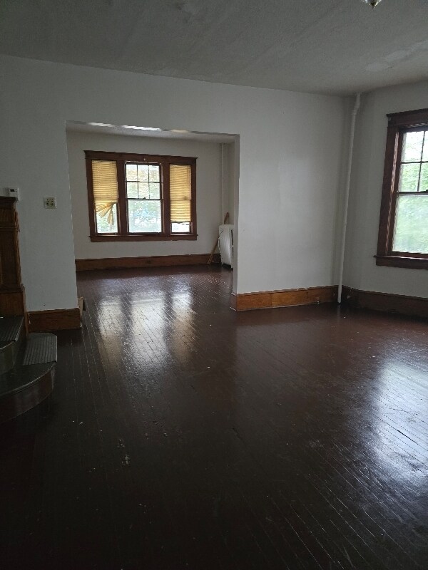 87 Dana St, Wilkes-Barre, PA 18702