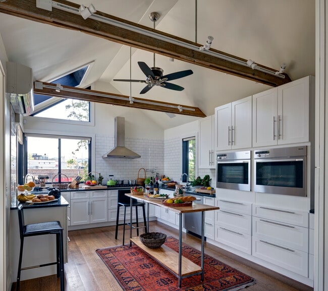 437 State St, Hudson, NY 12534 - photo 2