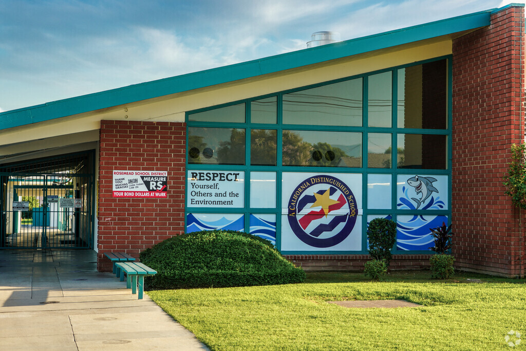 Emma W. Shuey Elementary School
provides education in the neighborhood of Rosemead