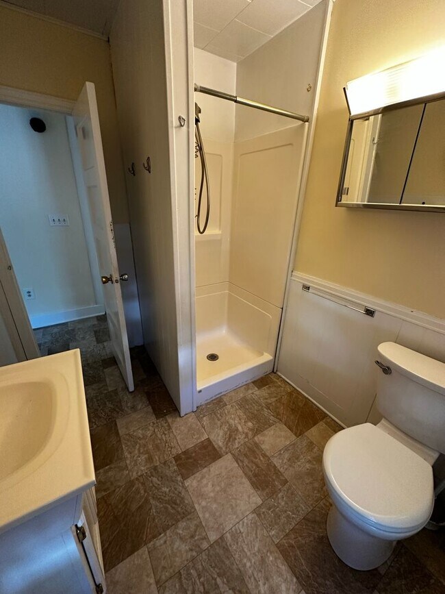 50-52-52 Howard St unit 52 Howard St, Burlington, VT 05401 - photo 2