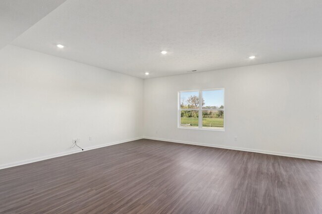 4312 Sedgewick Ct, Columbus, IN 47201 - photo 7