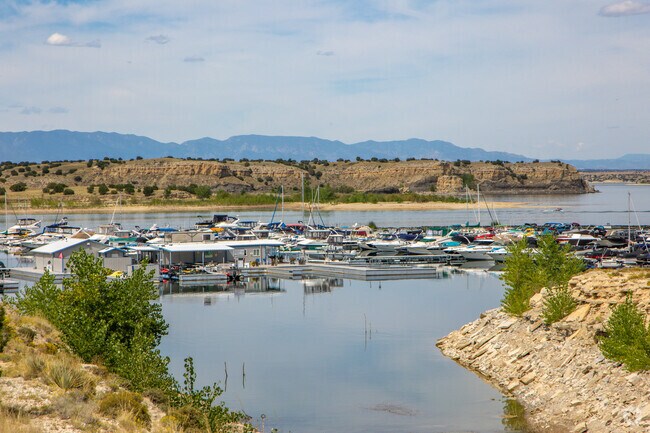 The Pueblo Reservoir area includes 4 campgrounds with 400 campsites in the Pueblo State Park.