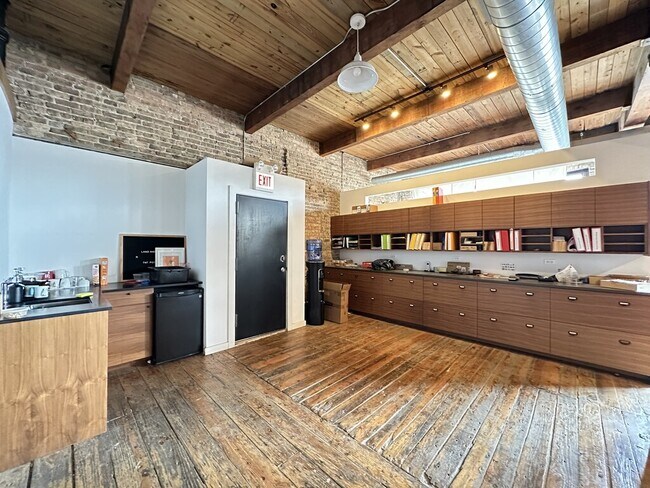 3124 W Carroll Ave unit J07P, Chicago, IL 60612 - photo 3