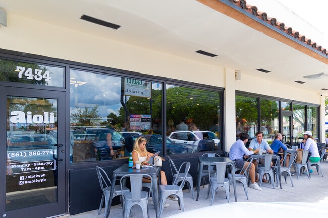 Aioli specializes in casual, locavore foods and gluten free 
 gourmet to-go in South End.