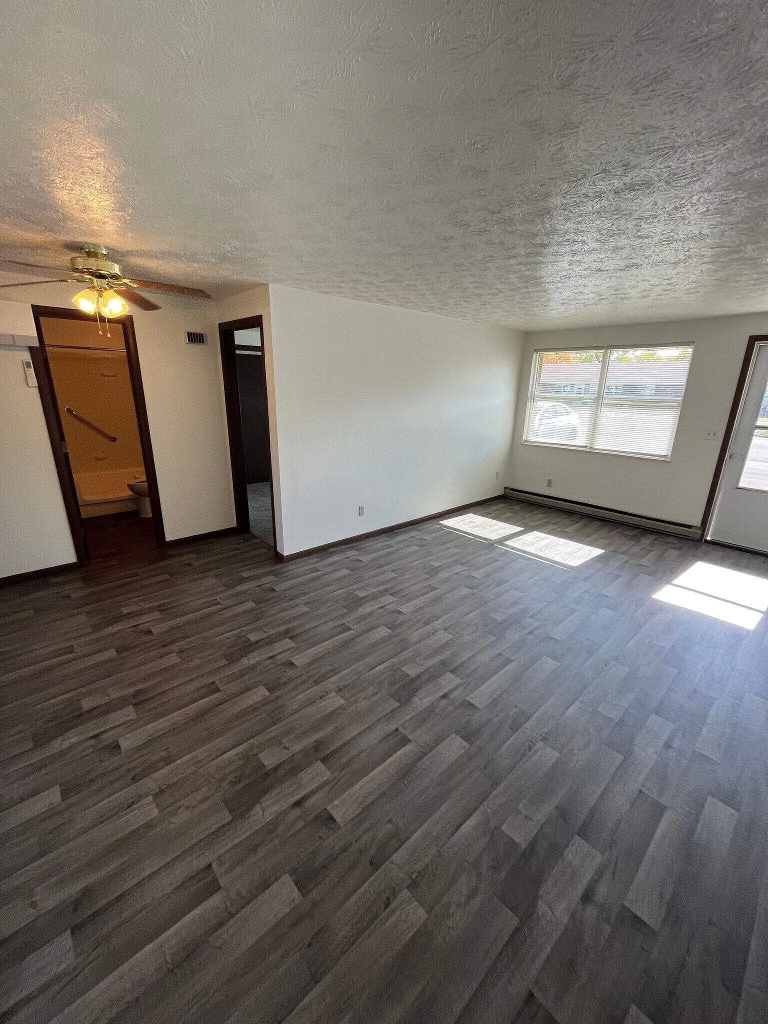 ROYAL OAKS APARTMENTS 4100 Royal Oak Dr, Richmond, IN