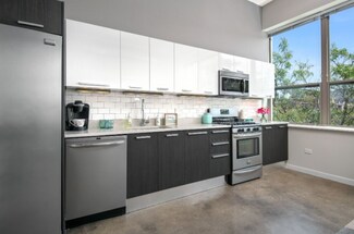 1300 W Randolph St, Chicago, IL 60607