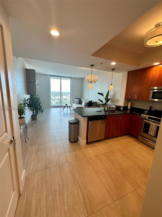 315 NE 3rd Ave Unit 2008 victory park center, Fort Lauderdale, FL 33301
