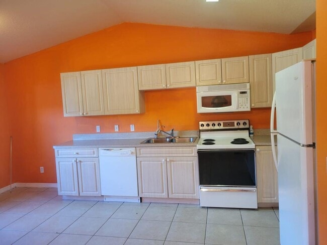 5039 Locke Ln, Lehigh Acres, FL 33973 - photo 2