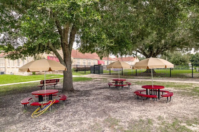 Students enjoy their lunch on the picnic tables at Fessenden Elementary School in Marion County.