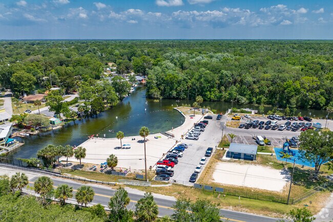Hernando Beach Rogers Park on the Weekie Wachee river.