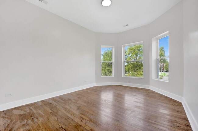 4927 S Prairie Ave, Chicago, IL 60615 - photo 4