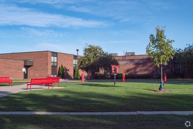 Welcome to Canterbury Elementary School in Crystal Lake, IL.