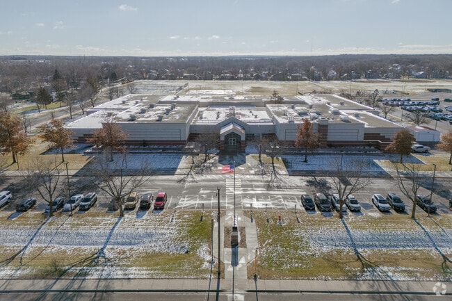 Discovery Community Elementary School partners with the United Way to support families.