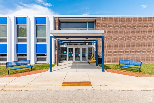 Dr. E. G. Dyer School serves grades PK and K-6 with a student-teacher ratio of 14 to 1.