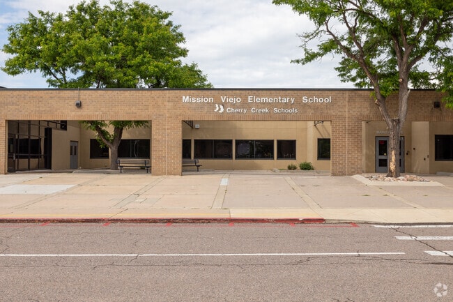 Mission Viejo Elementary School teaches neighborhood students in grades K-5.
