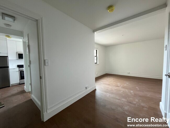 1172 Massachusetts Ave unit 208, Cambridge, MA 02138 - photo 7